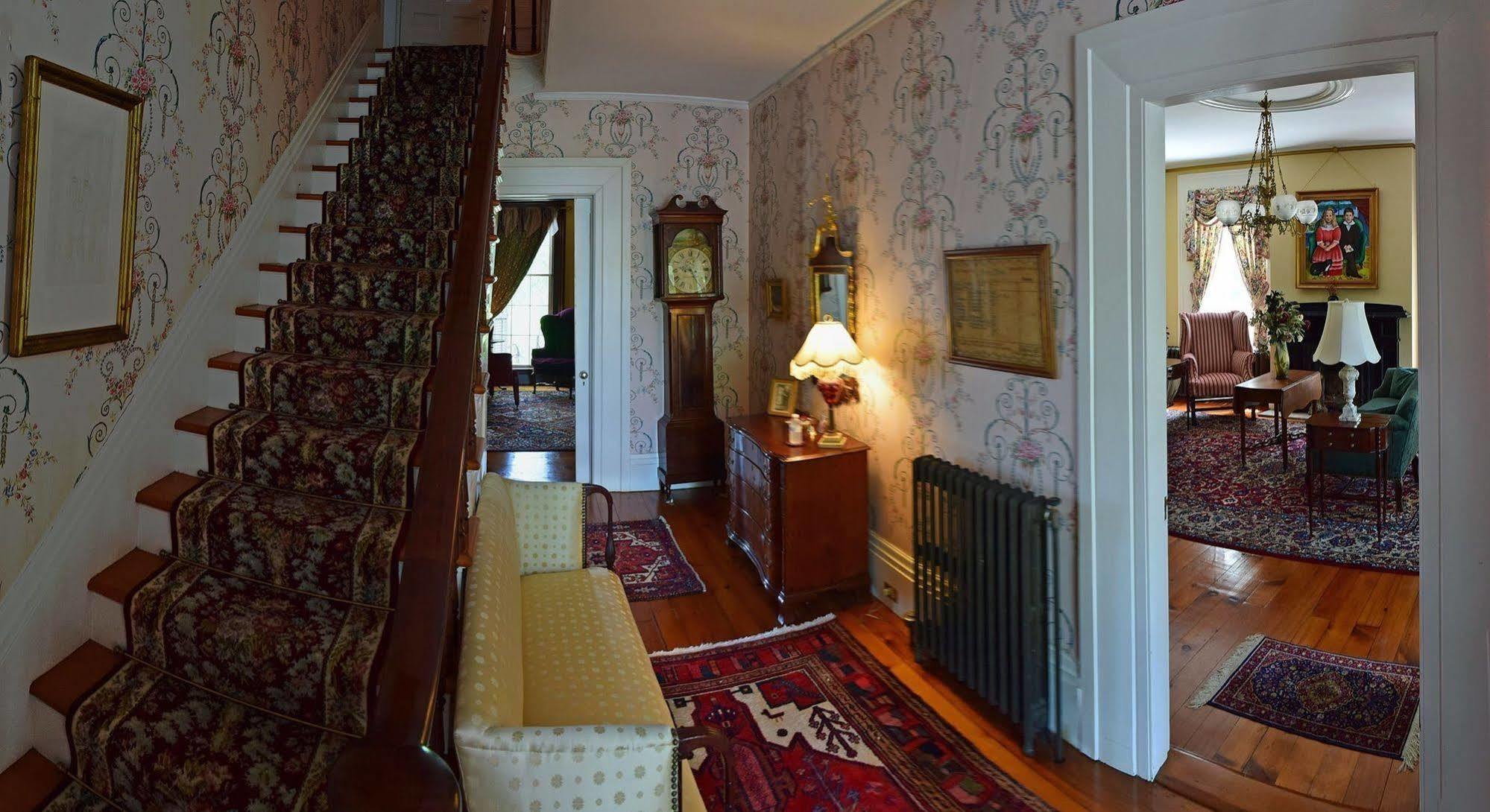 Oakcliff Bed And Breakfast Halfmoon Eksteriør bilde