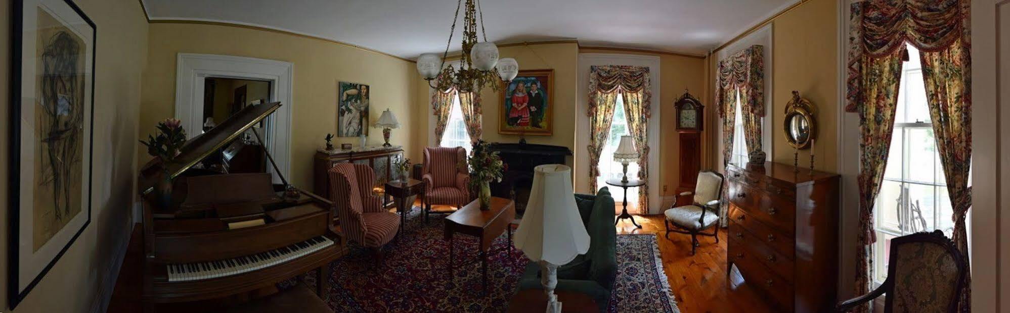 Oakcliff Bed And Breakfast Halfmoon Eksteriør bilde